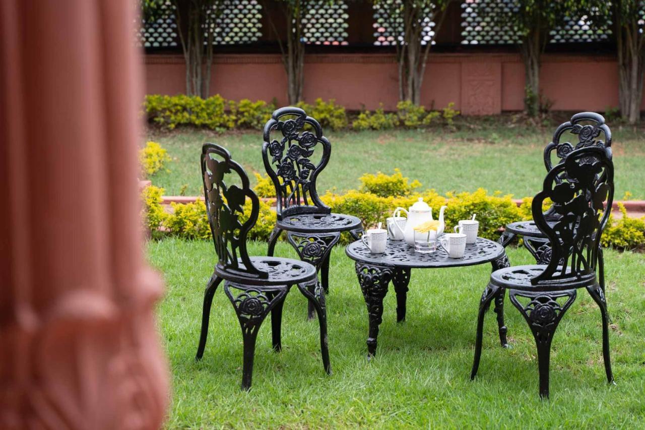 Stayvista At Pink Palace Rajasthani Decor Ooty Eksteriør billede