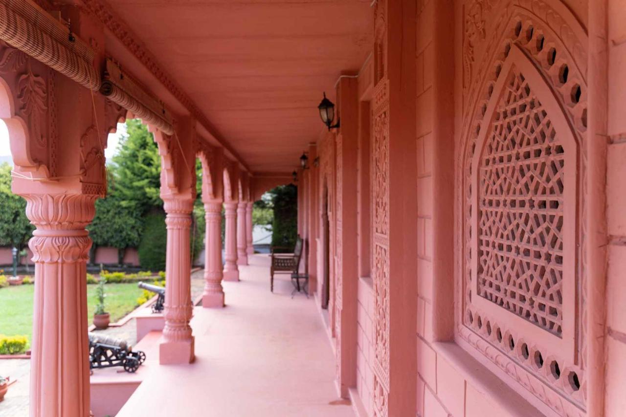 Stayvista At Pink Palace Rajasthani Decor Ooty Eksteriør billede