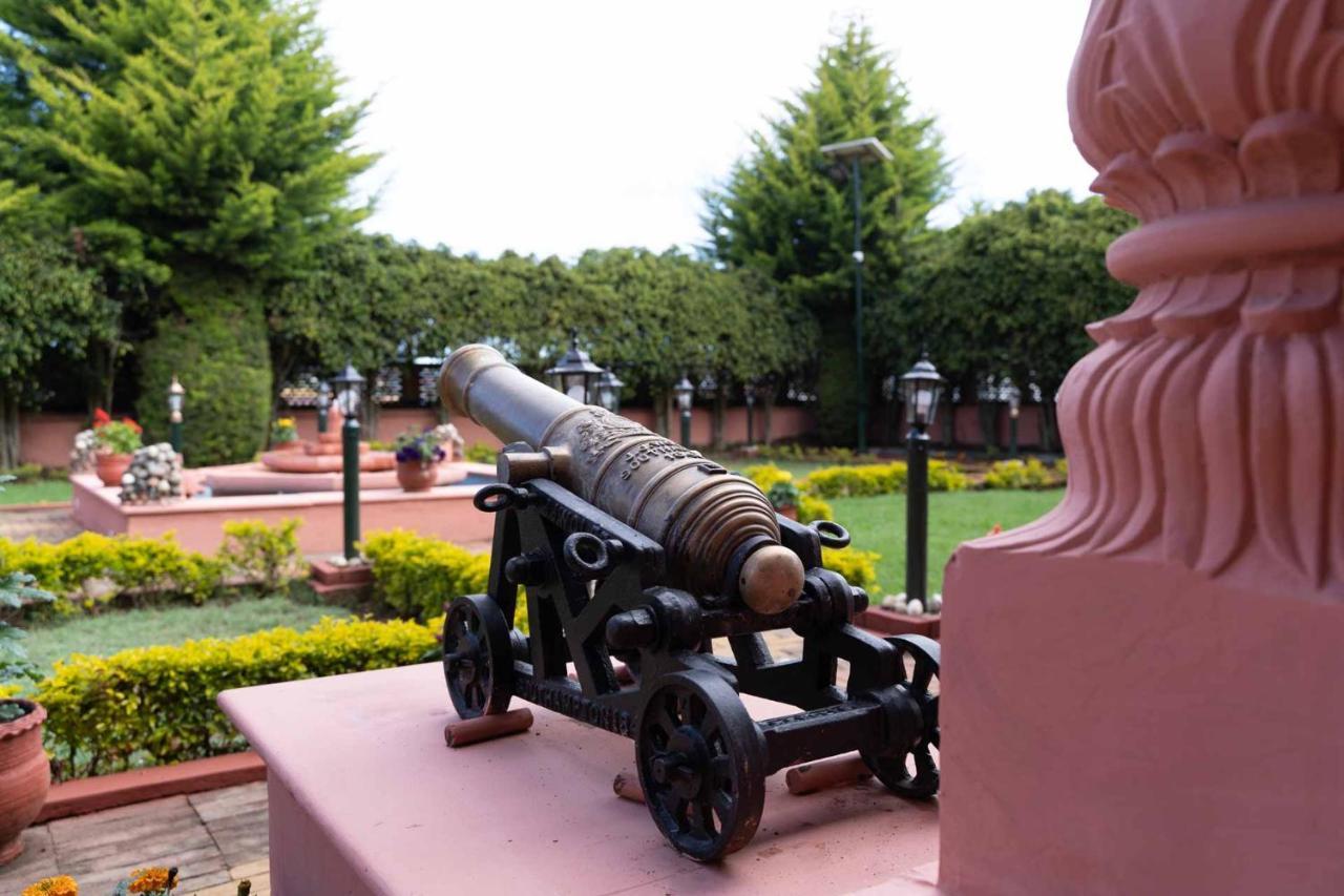 Stayvista At Pink Palace Rajasthani Decor Ooty Eksteriør billede